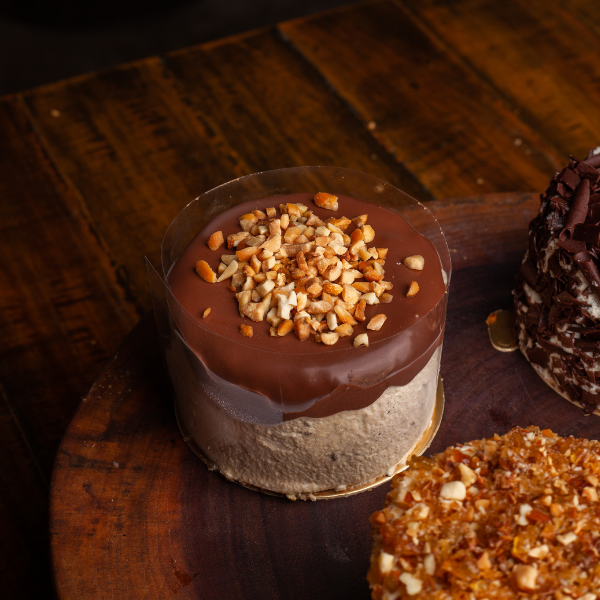 Snickers Cake (Mini)