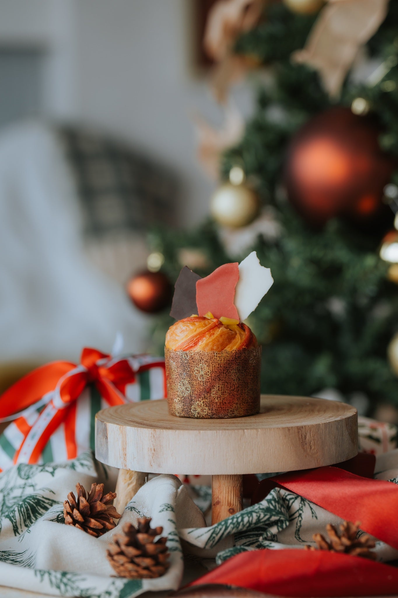 Mango White Chocolate Cruffin