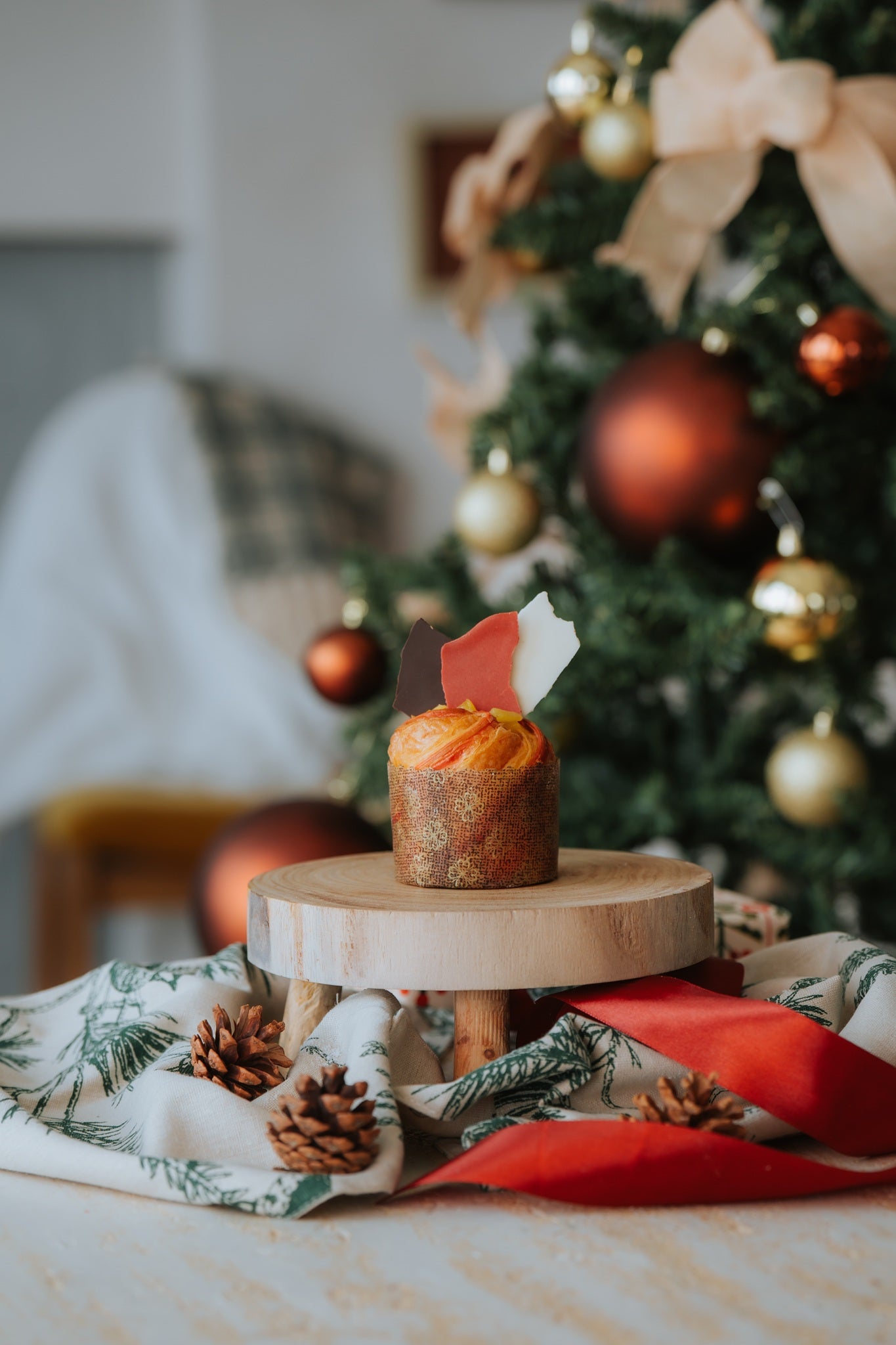 Mango White Chocolate Cruffin